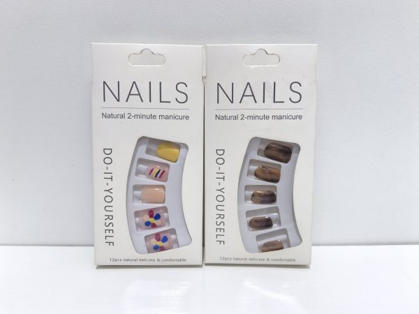 DELICATE AND COMFORTABLE NAILS 12
