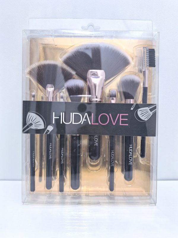 HUDA LOVE 8 PCS MAKE-UP KIT