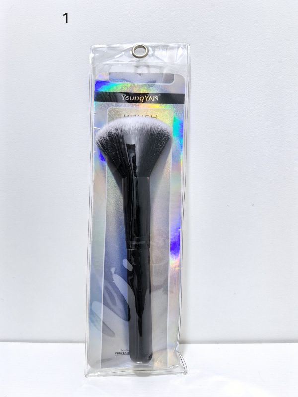 FACE BRUSH - Image 2