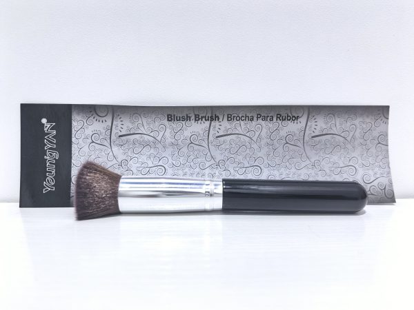 MAKE-UP BRUSH