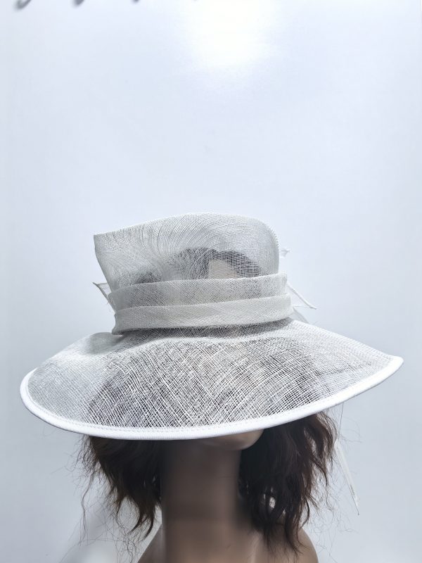 FASCINATOR HAT