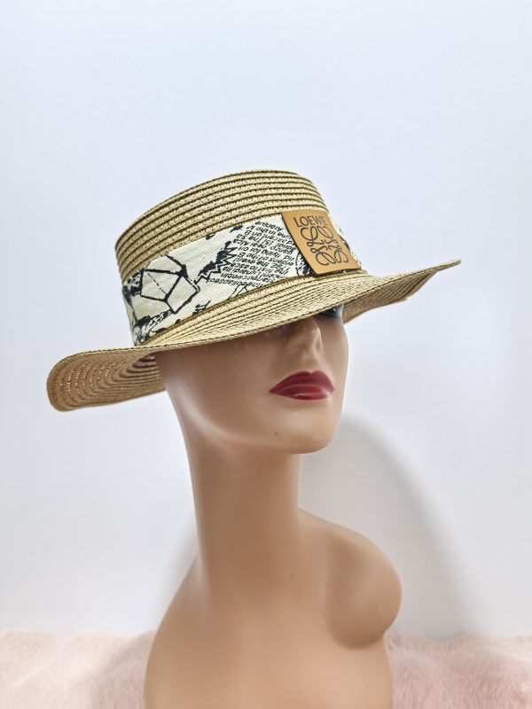 FLAT-TOP STRAW HAT