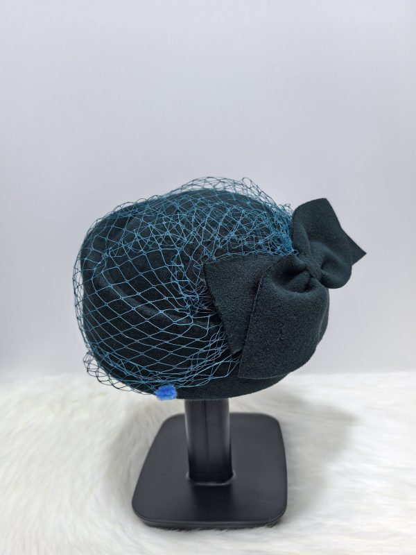 Women's Vintage British Style Bowler Hat With Net Yarn