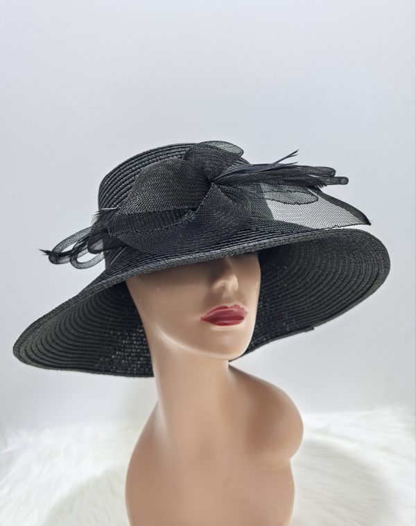 LADIES’ HAT