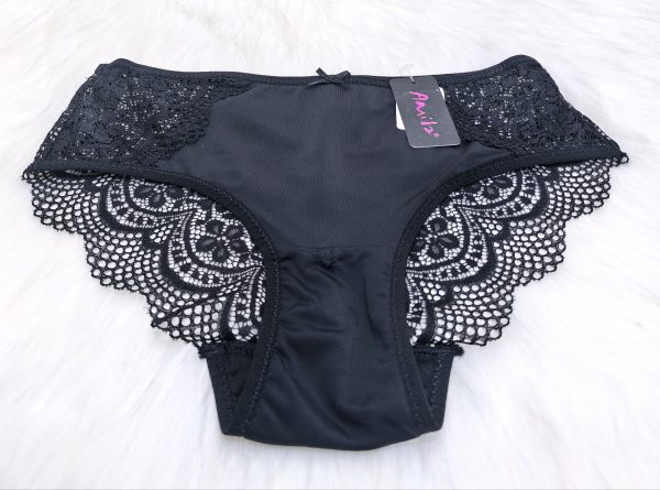 WOMEN'S BLACK UNDERWEAR