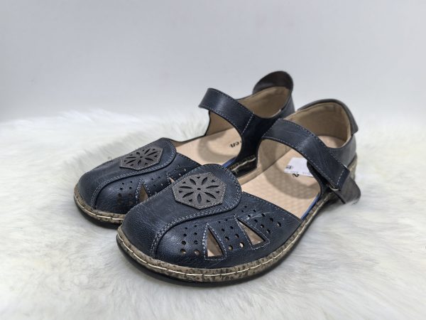 FLAT SANDALS