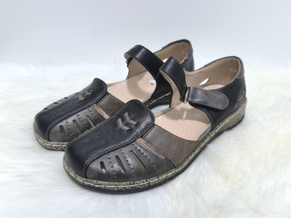 FLAT SANDALS