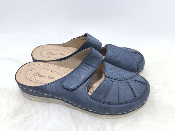NAVY PUSH-IN SANDALS