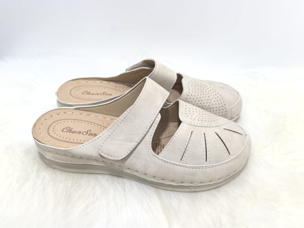 BEIGE PUSH-IN SANDALS