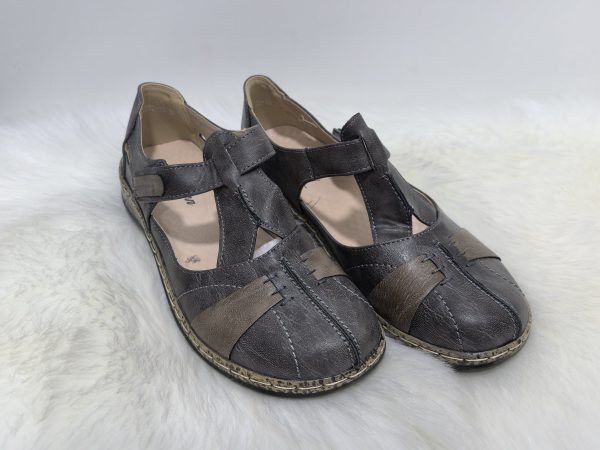 LEATHER GREY SANDALS